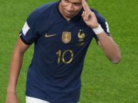 AYX-包含JackeyLove回归赛场，出色防守首场状态亮眼，法国队观众沸腾！的词条